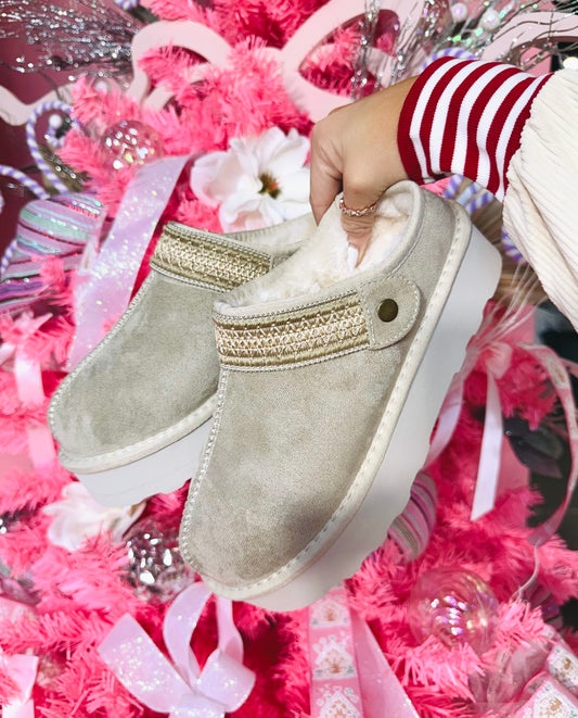 Trendsetter On The Go Clog Shoes