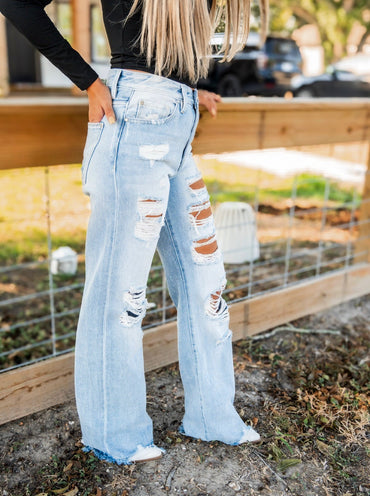 Lara Light Wash Vintage Distressed Jeans