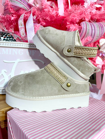 Trendsetter On The Go Clog Shoes