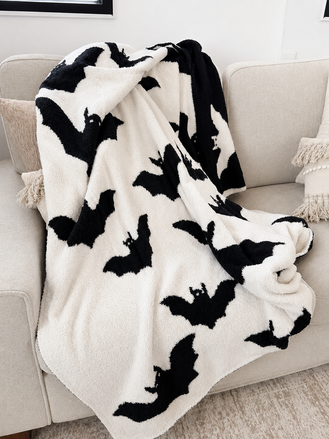 Spooky Bats Comfy Throw Blanket