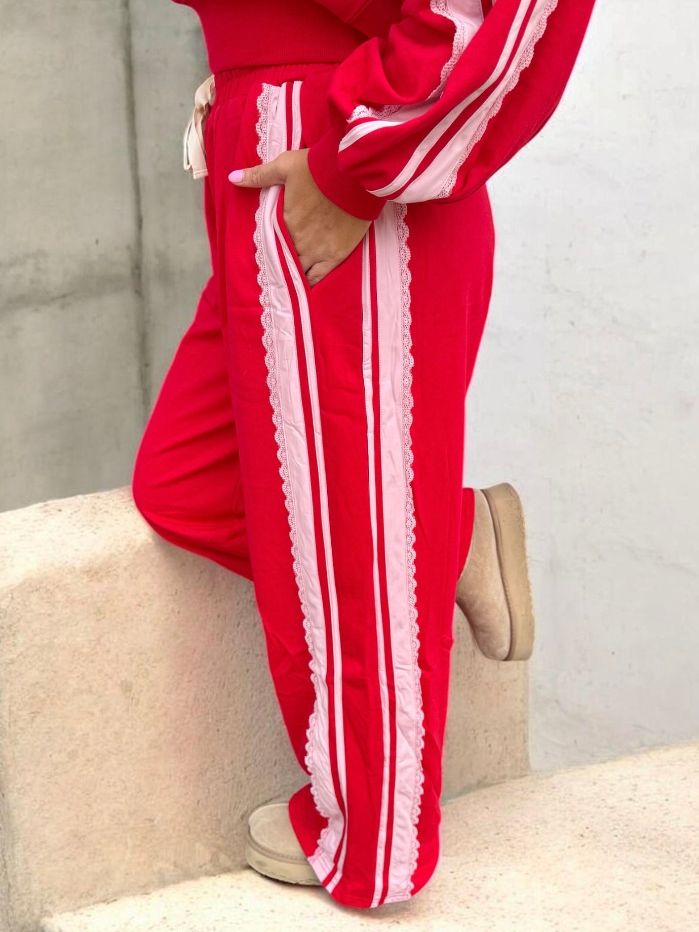 Delicate Edge Contrast Joggers