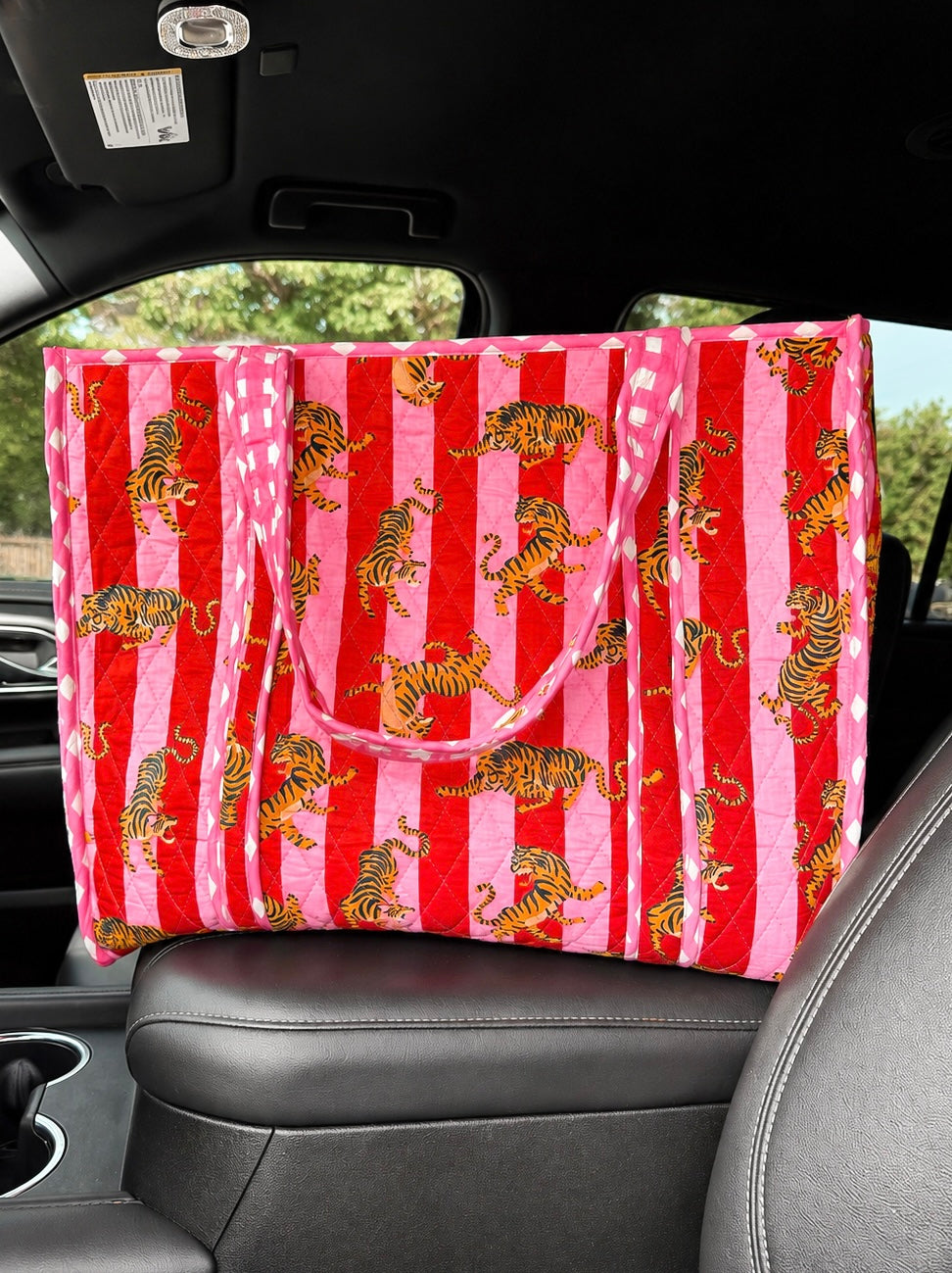 Trendy Wild Cat Quilted Tote Bag