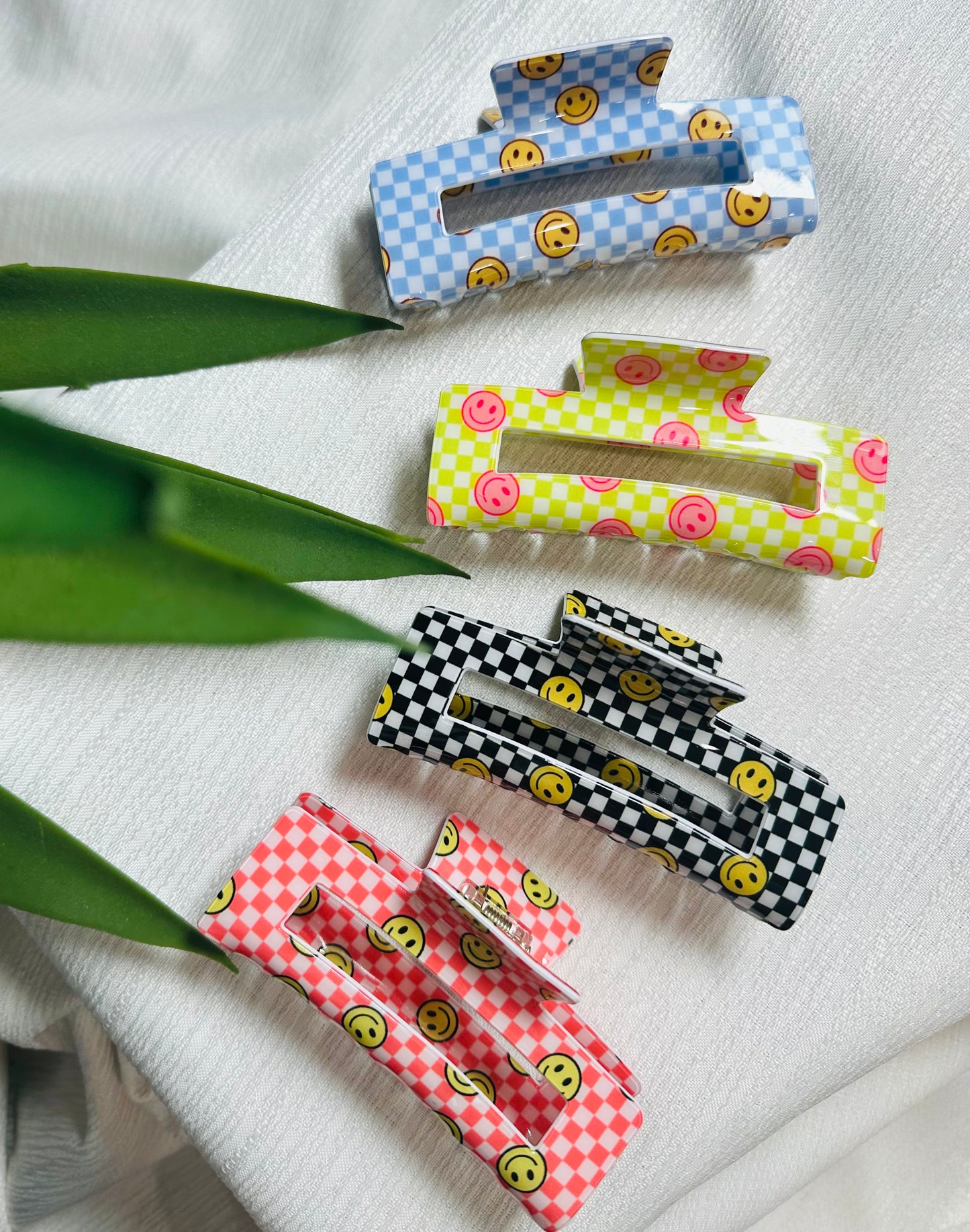 Jumbo Checkered Smiley Hair Claw Clip
