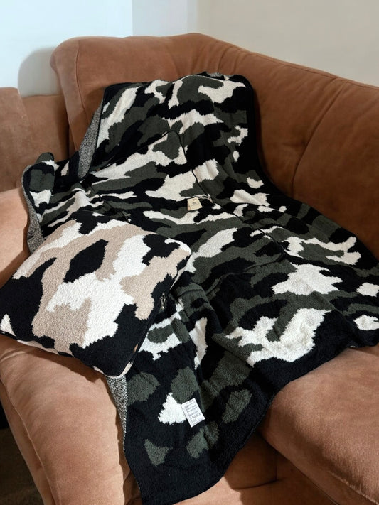 2 IN 1 Camo Throw Blanket & Pillow