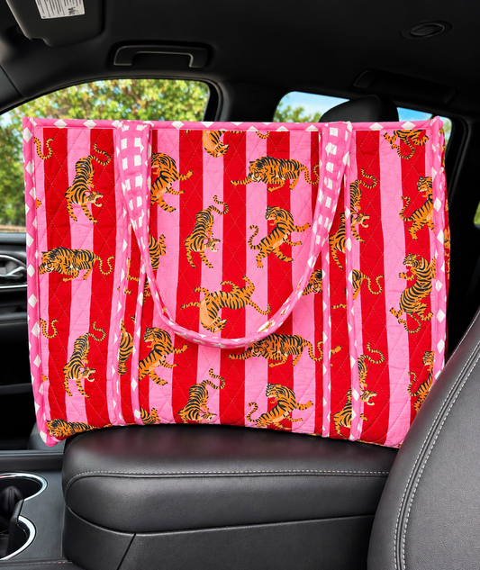 Trendy Wild Cat Quilted Tote Bag