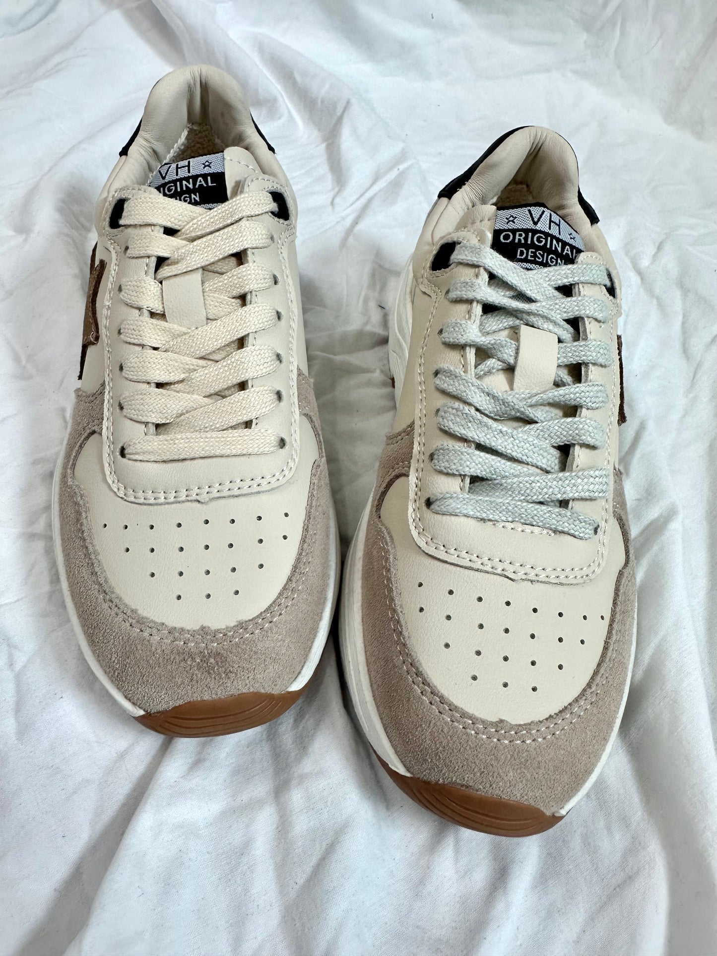 Catch me on the Run Vintage Havana Sneakers