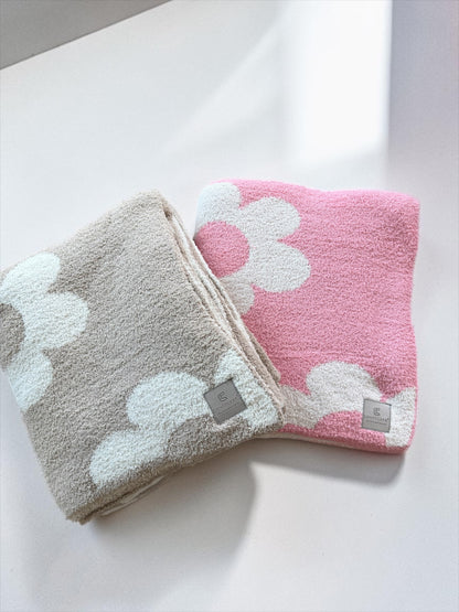 Field Of Daisies Throw Blanket