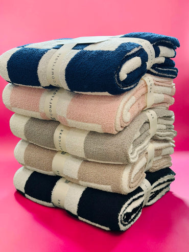 Checkered Luxe Throw Blanket