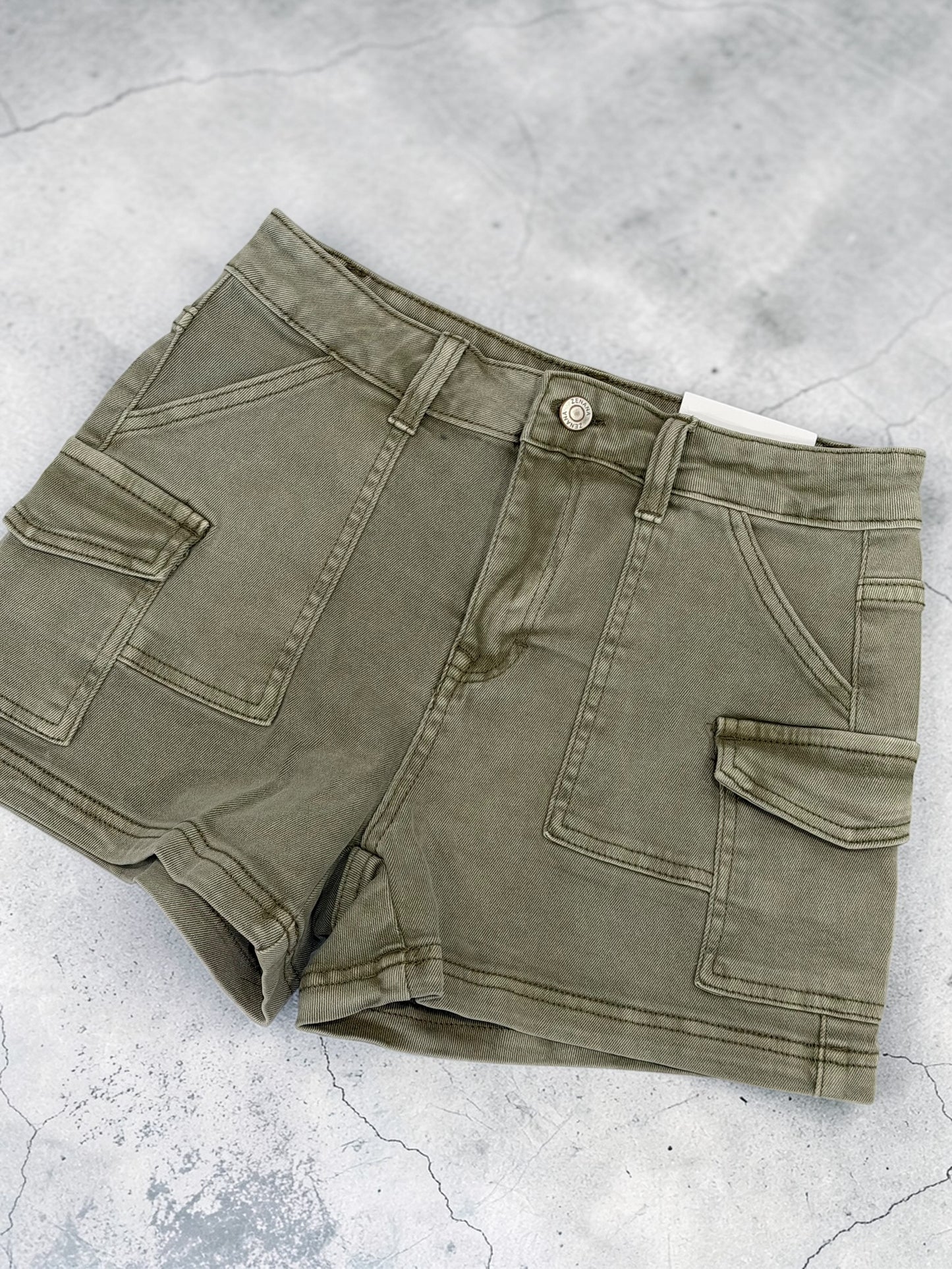Classic Everyday Cargo Denim Shorts