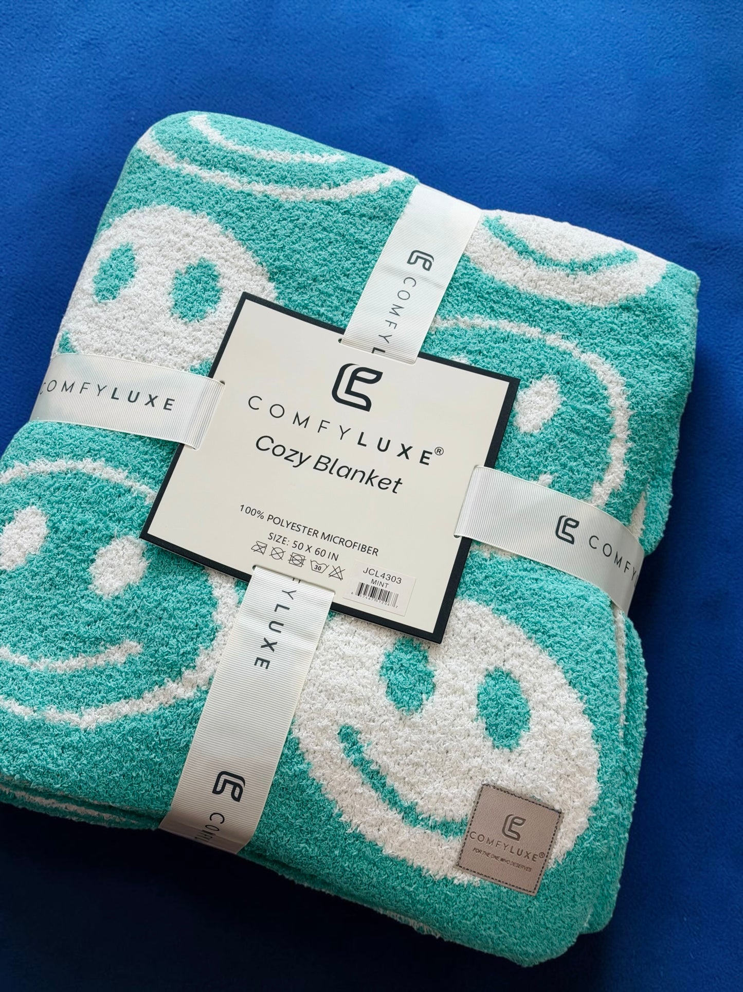 Smiley Luxe Throw Blanket