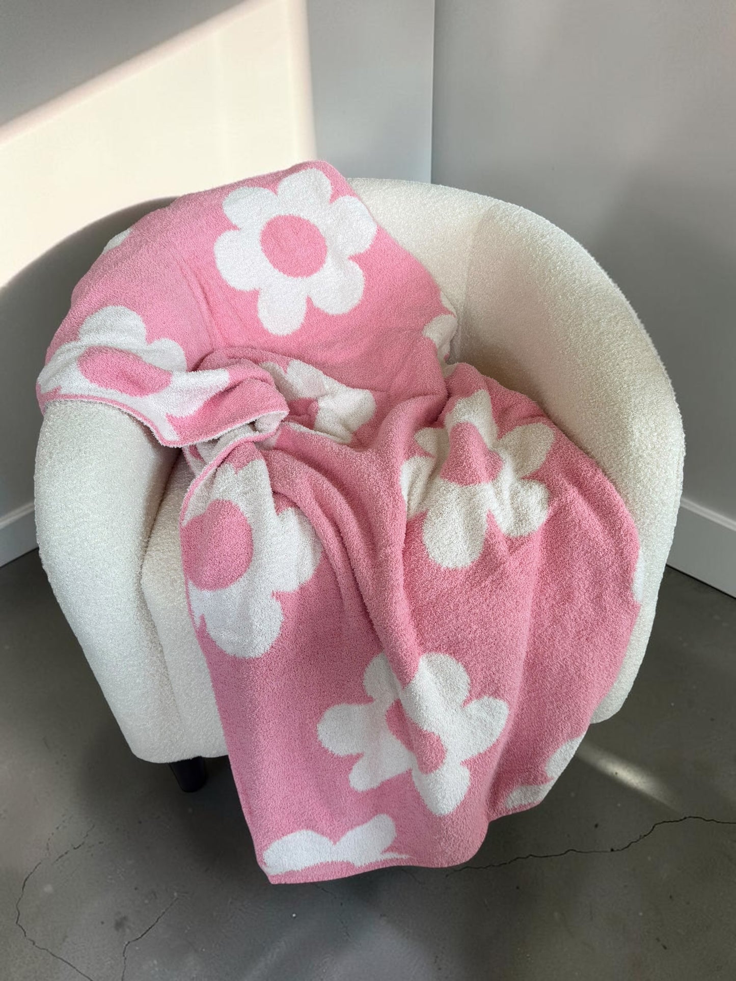 Field Of Daisies Throw Blanket