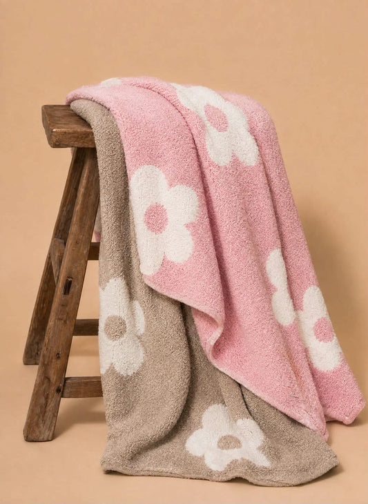 Field Of Daisies Throw Blanket