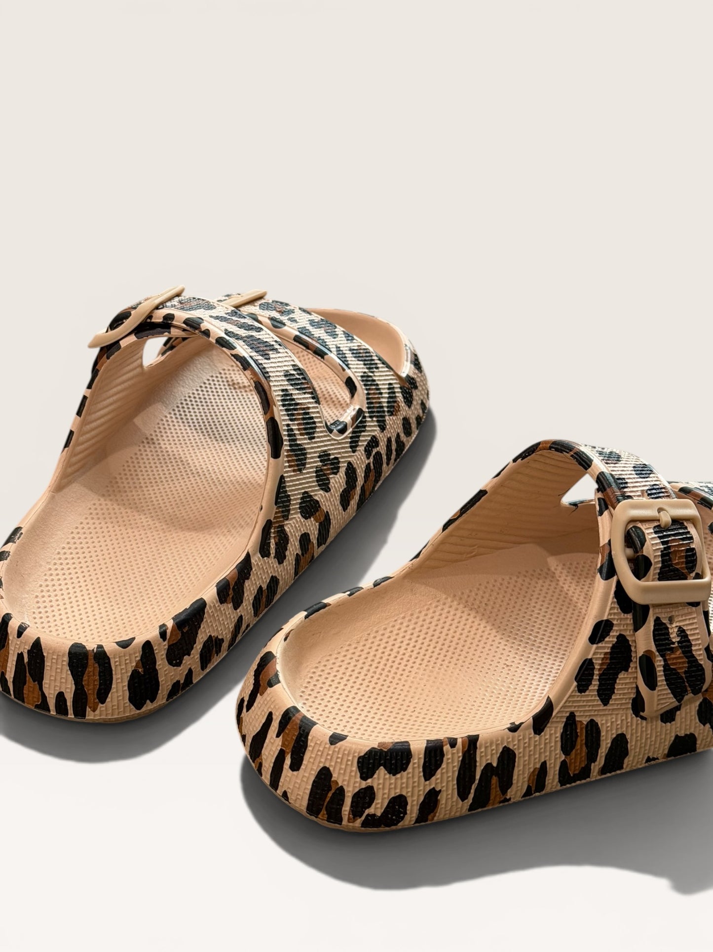 Retro Leopard Double Buckle Slippers