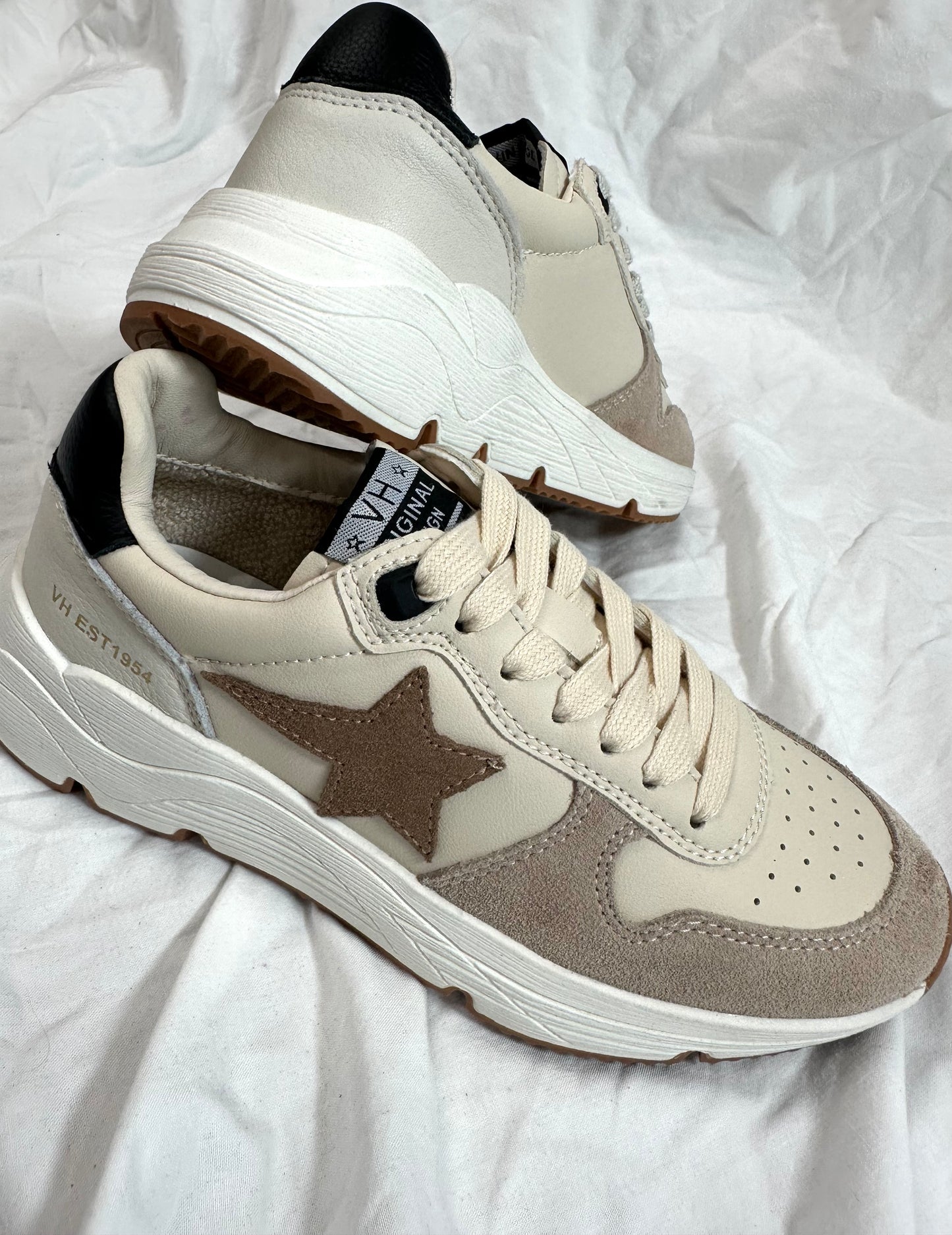 Catch me on the Run Vintage Havana Sneakers