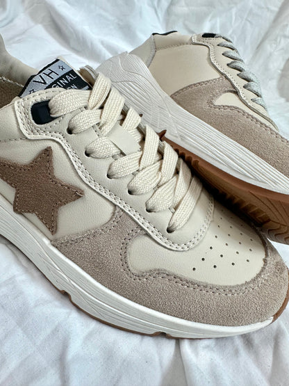 Catch me on the Run Vintage Havana Sneakers