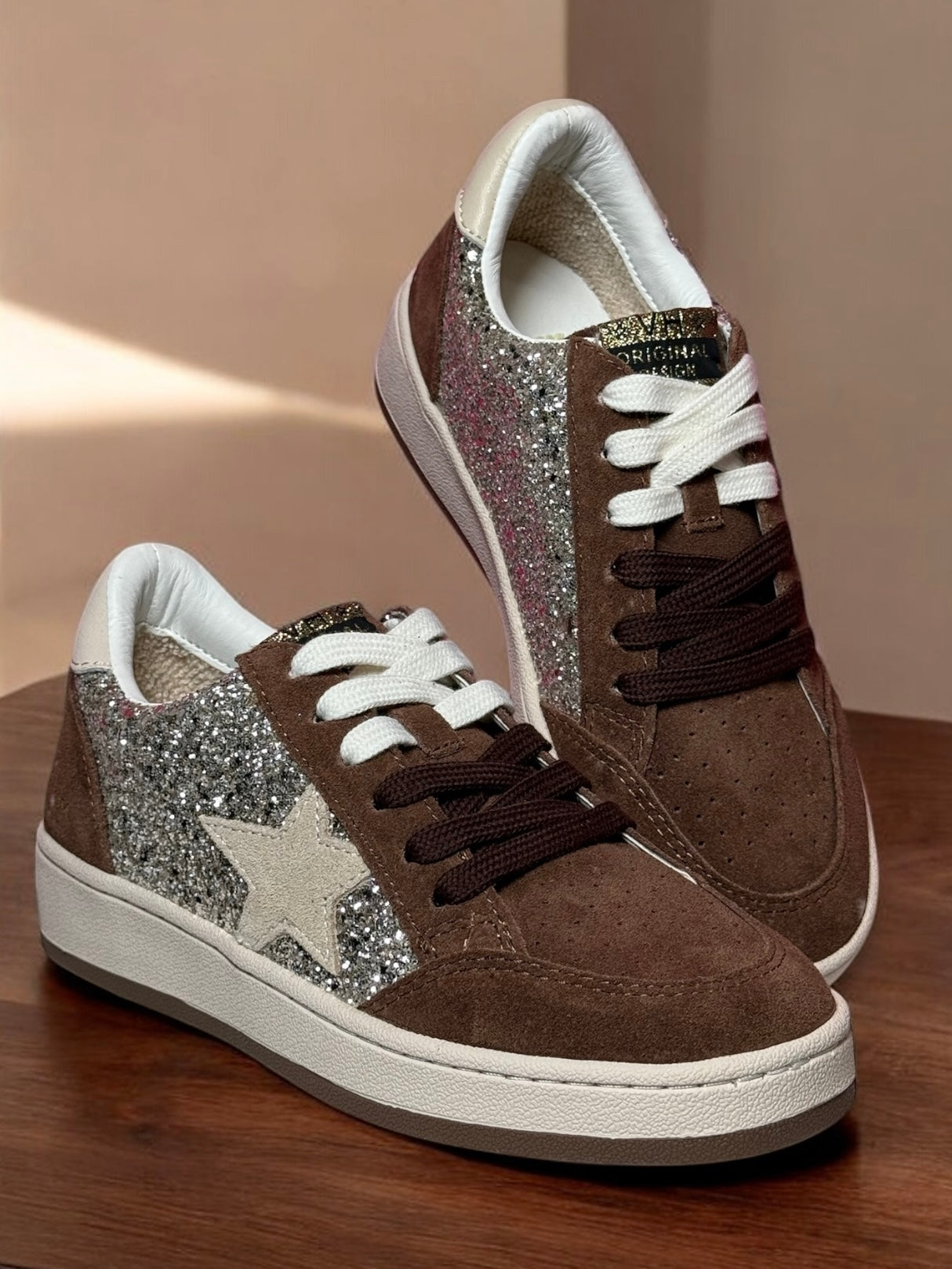 Denisse Brown Glitter Pop Low-Top Sneakers