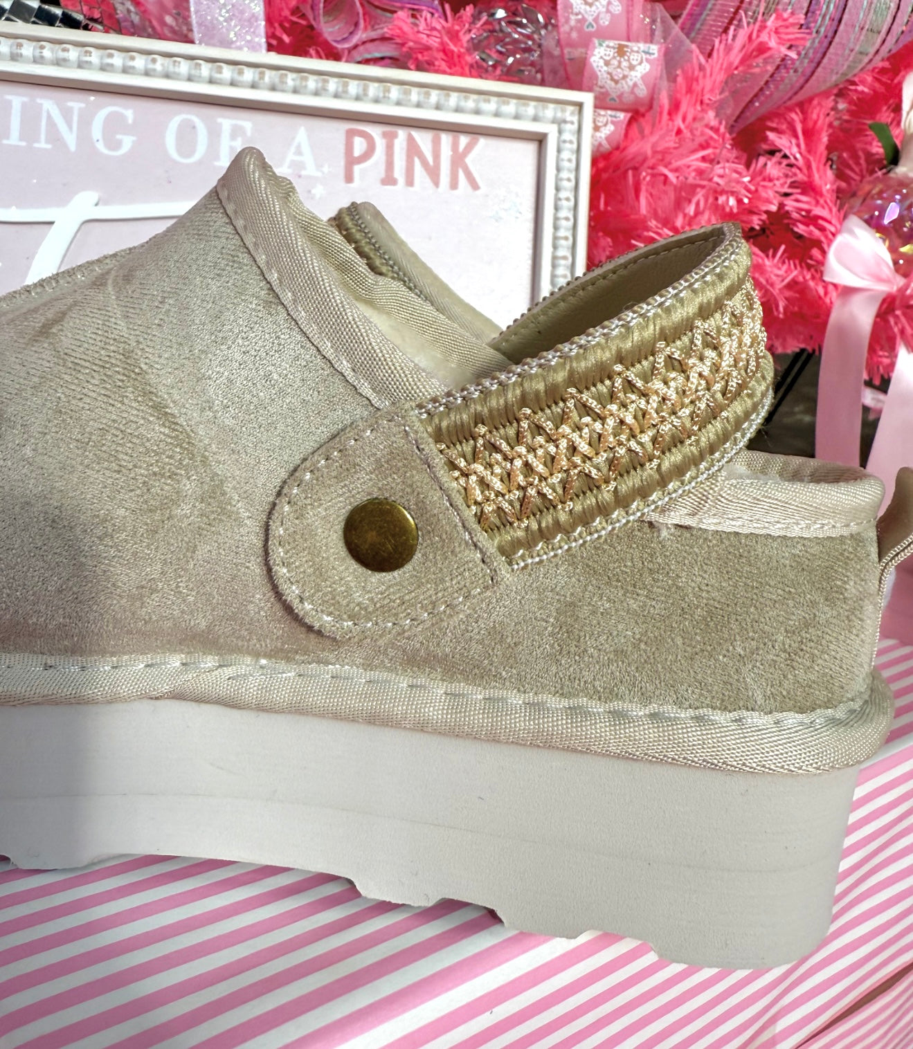 Trendsetter On The Go Clog Shoes