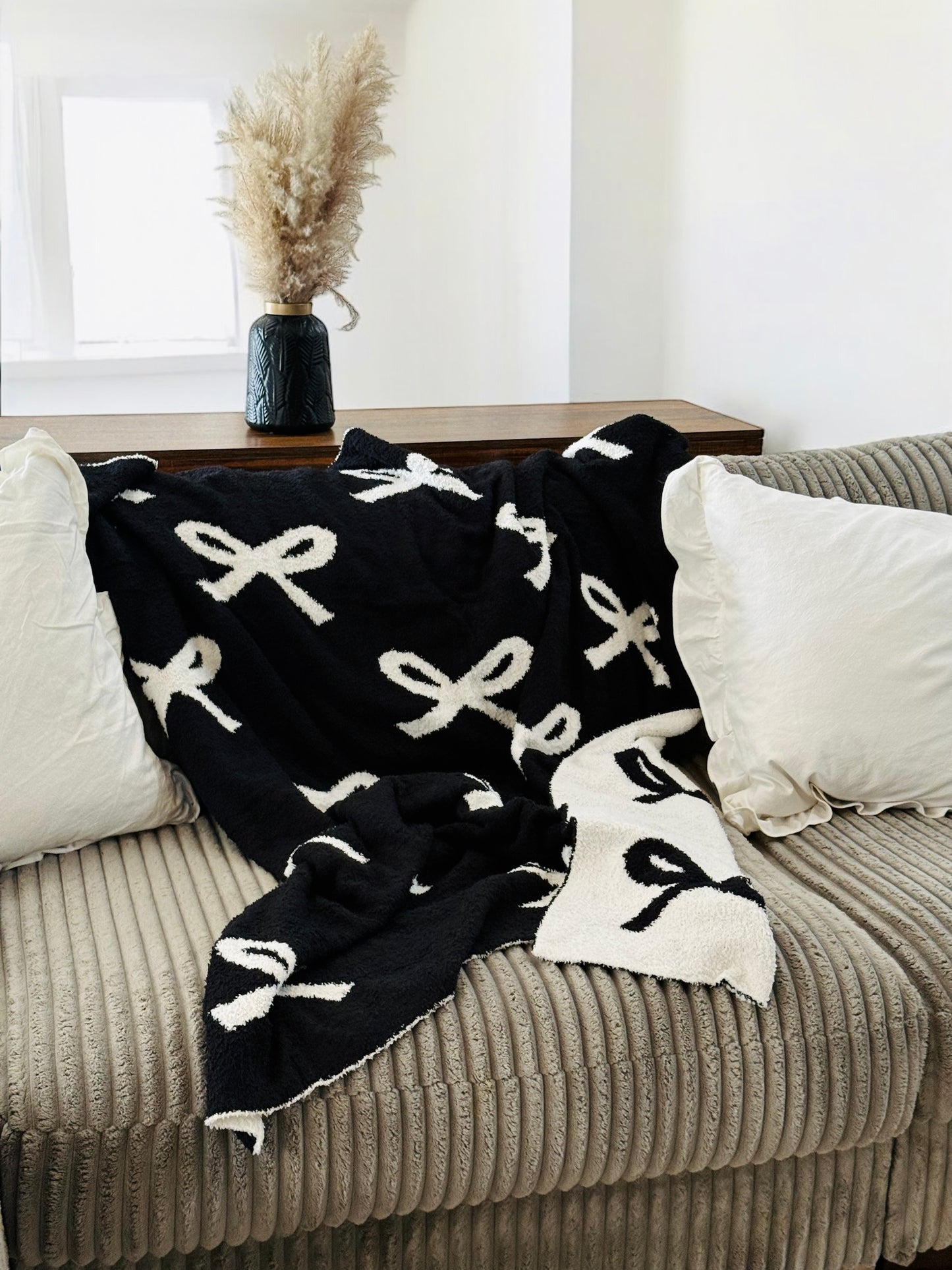 Snuggle Bows Throw Blanket