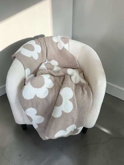 Field Of Daisies Throw Blanket