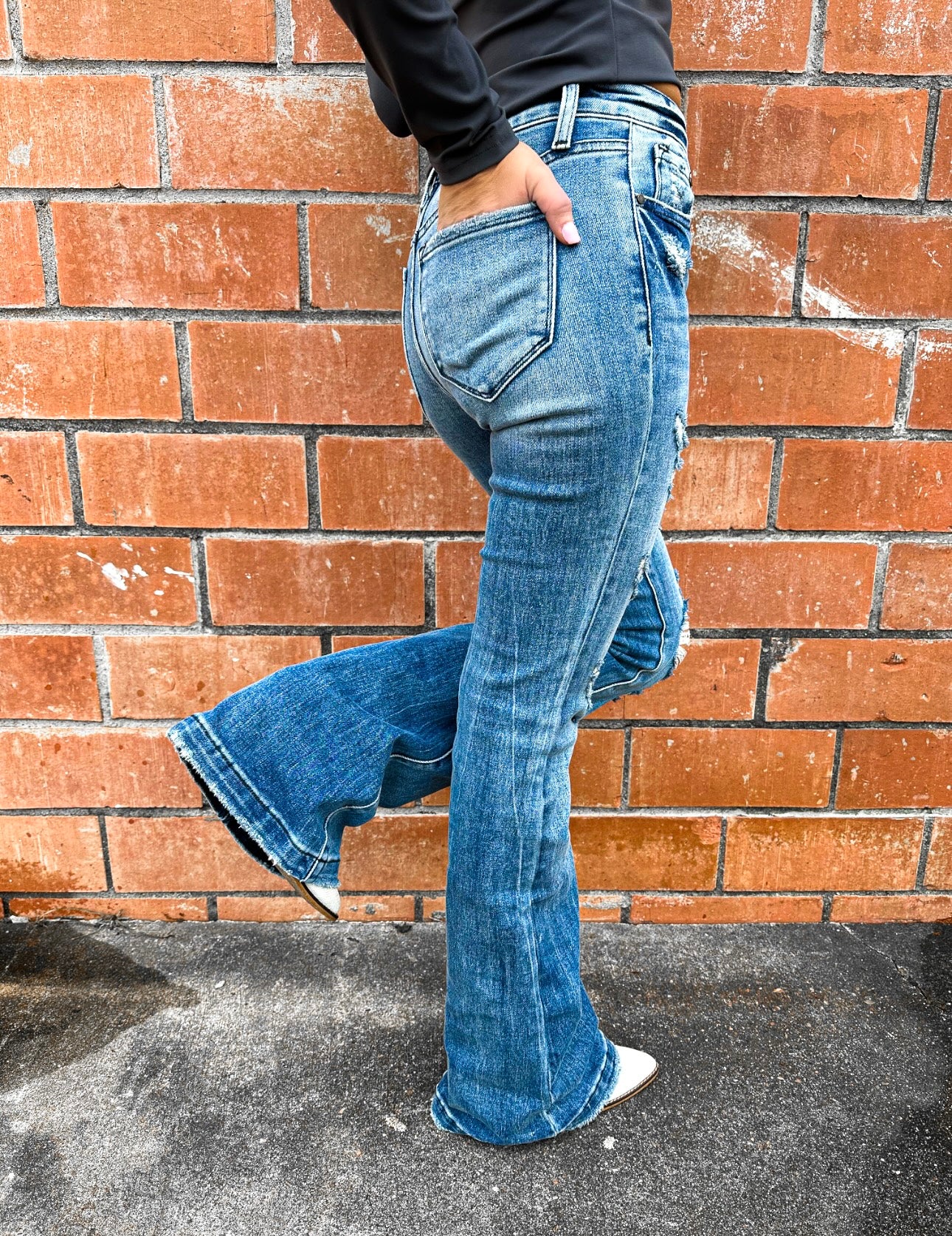 LIGHT WASH Kara Distressed Denim Jeans