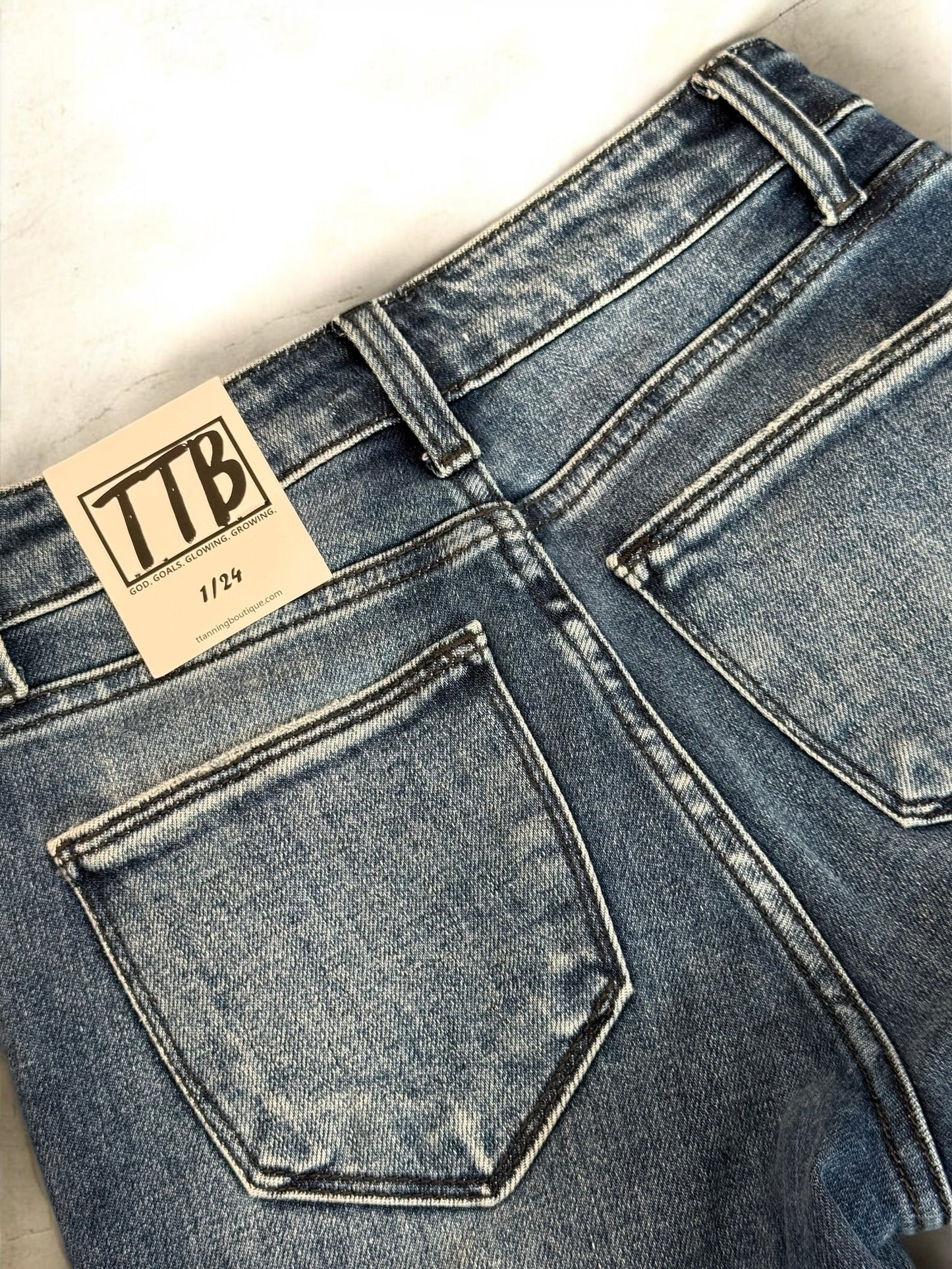 DARK WASH Elm Street Skinny Jeans