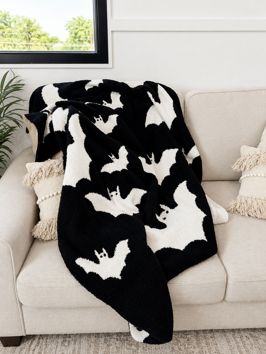 Spooky Bats Comfy Throw Blanket