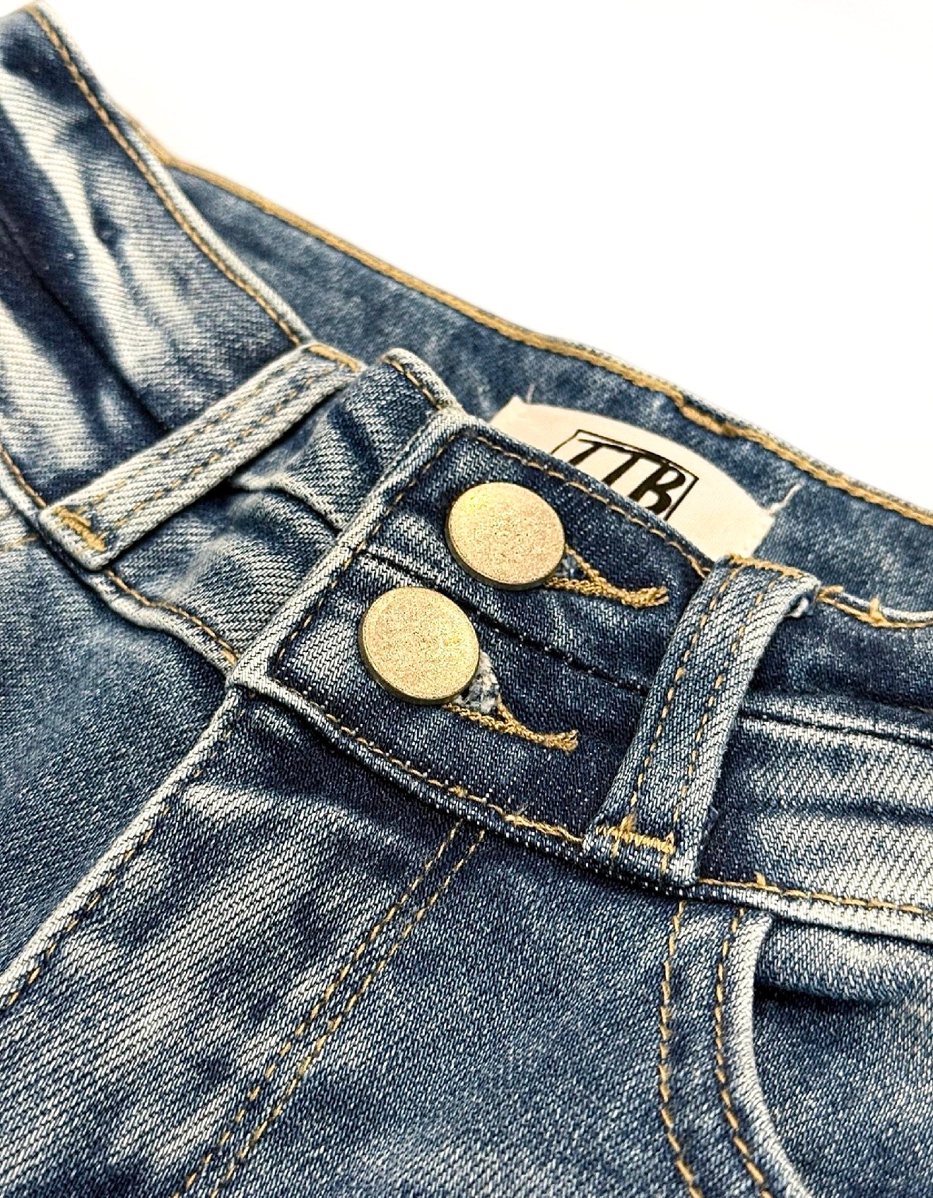 LIGHT WASH Elm Street Skinny Jeans
