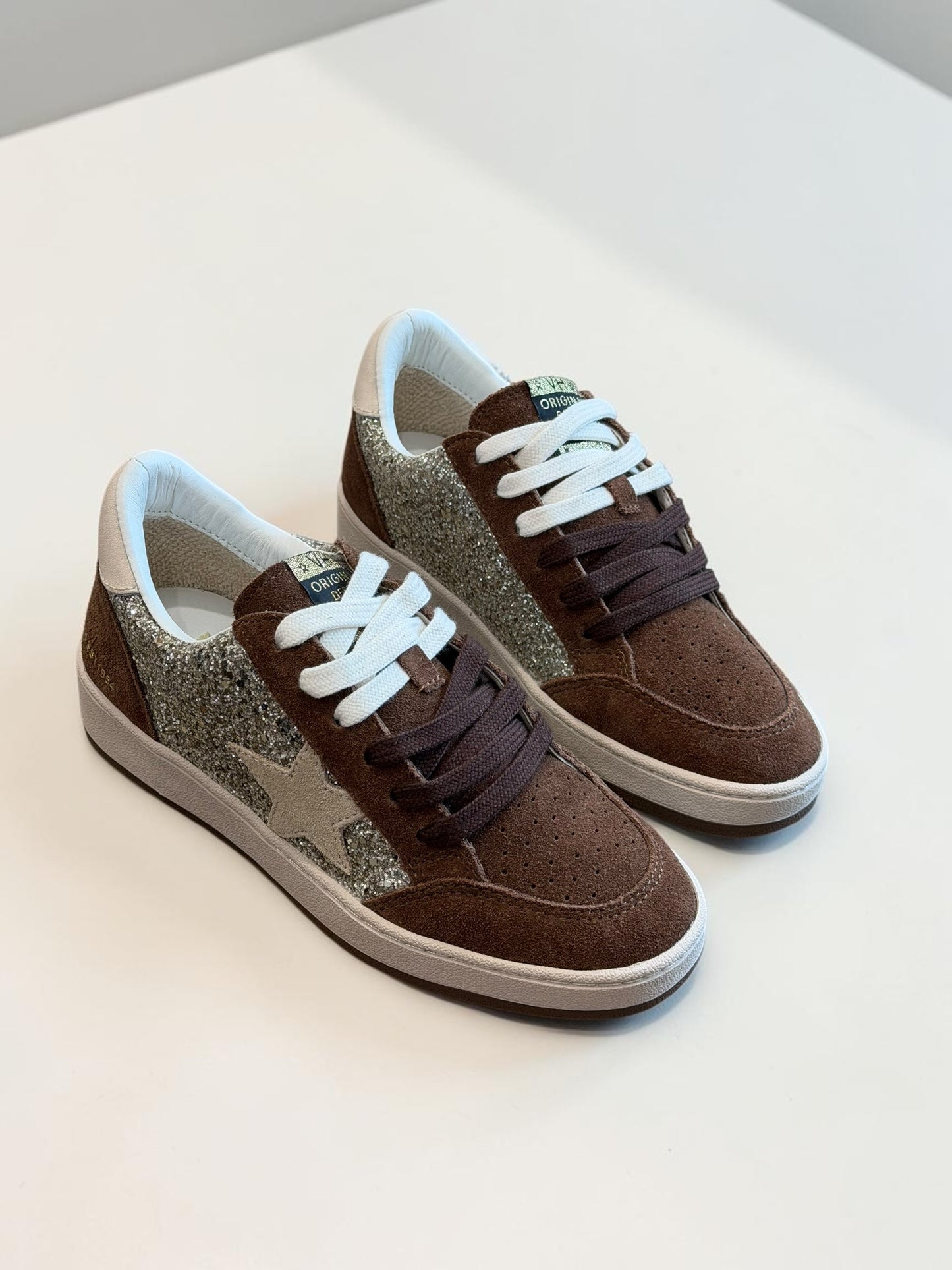 Denisse Brown Glitter Pop Low-Top Sneakers