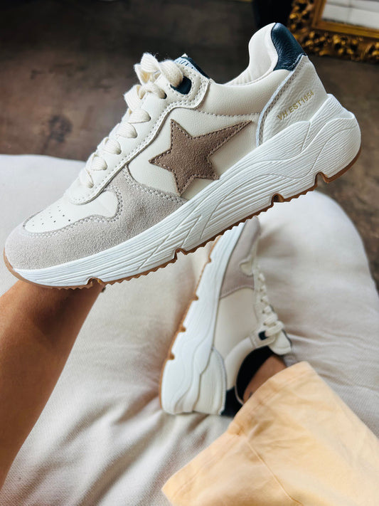Catch me on the Run Vintage Havana Sneakers