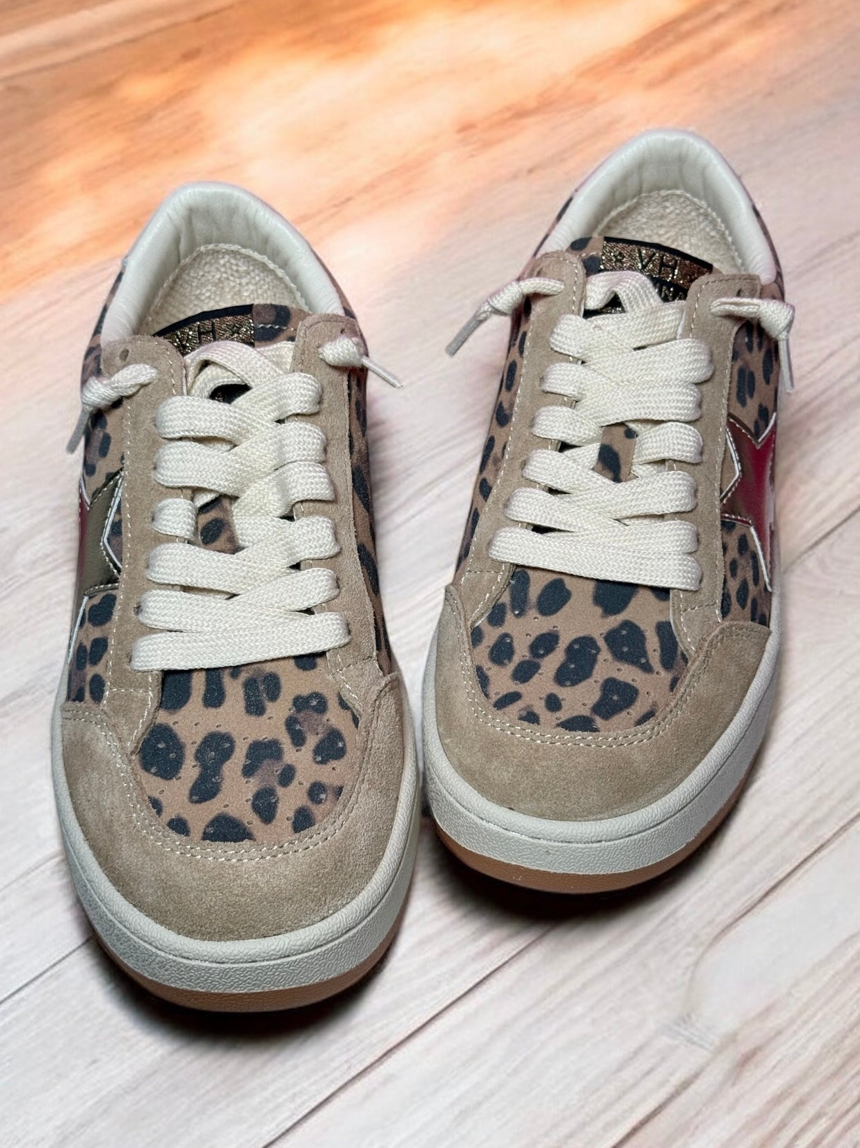 Leopard Pop Silver Low-Top Sneakers