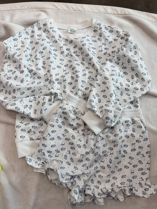 SET: large Top, Medium bottoms