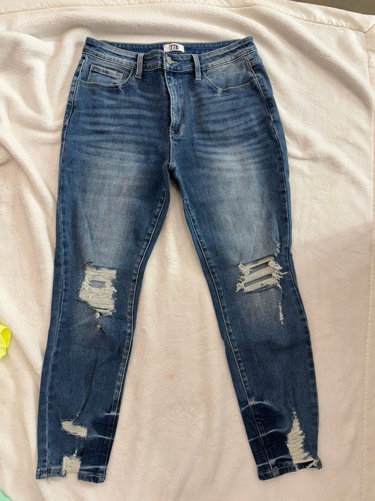Light wash skinny’s size 13
