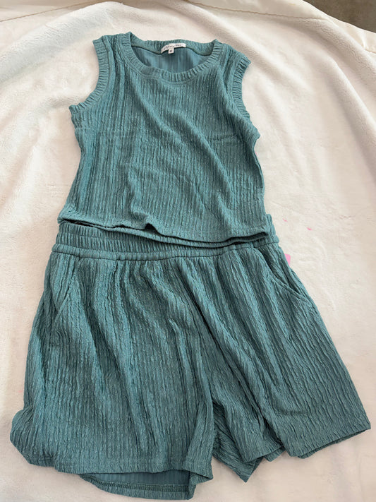 Set: Medium TOP - Large Bottoms