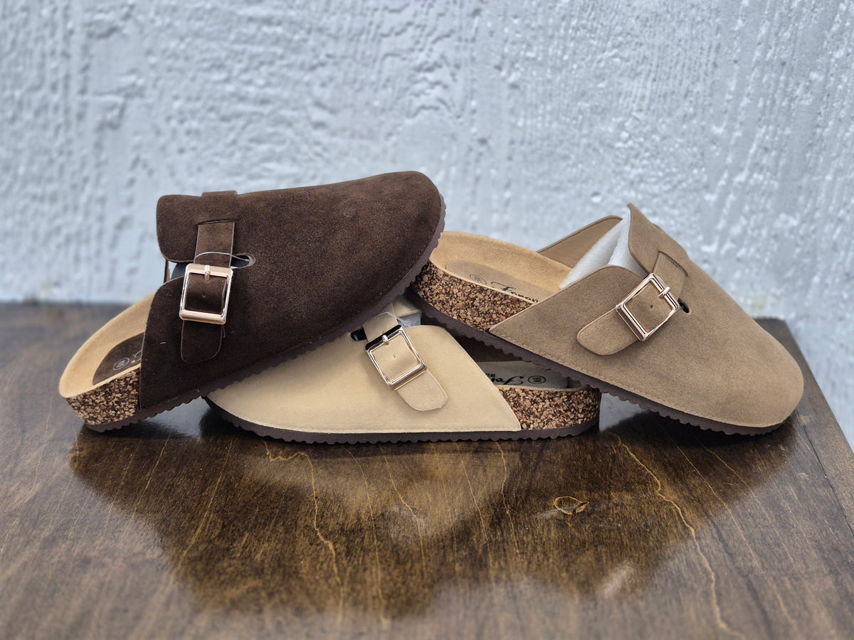 Easy-Step Wide Clogs